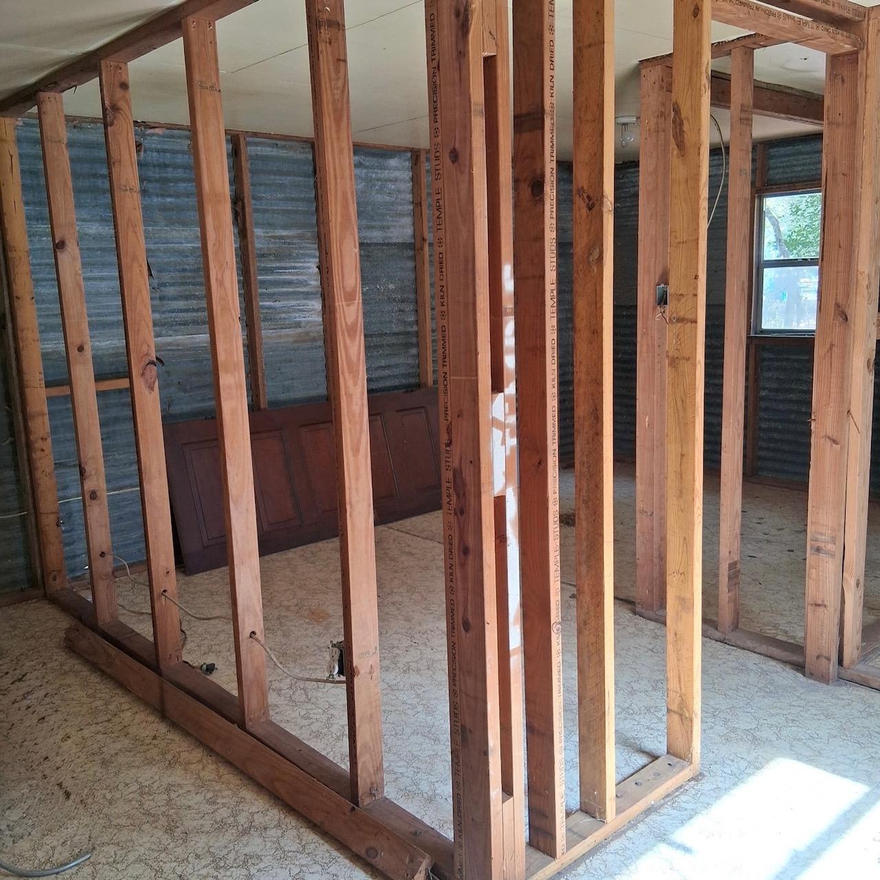 1420 N Hamilton St, Gonzales, TX 78629