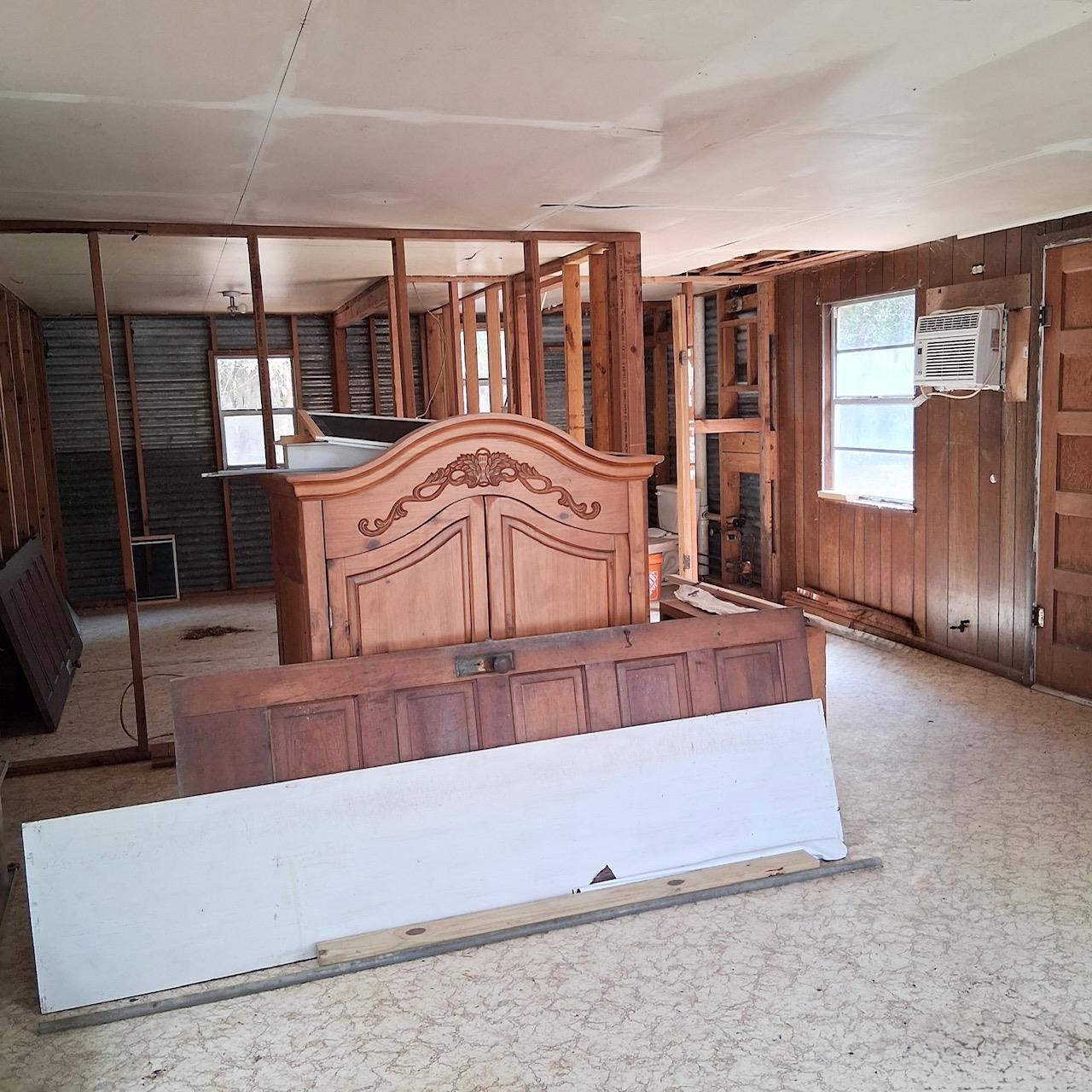 1420 N Hamilton St, Gonzales, TX 78629