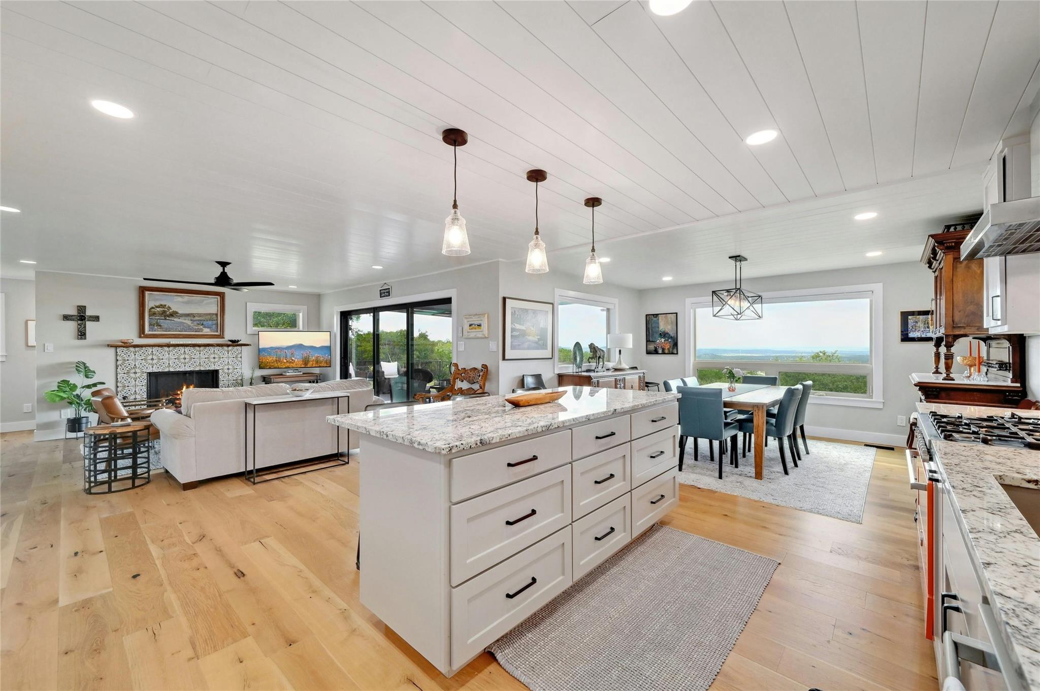 2200 Divide Pass, Blanco, TX 78606