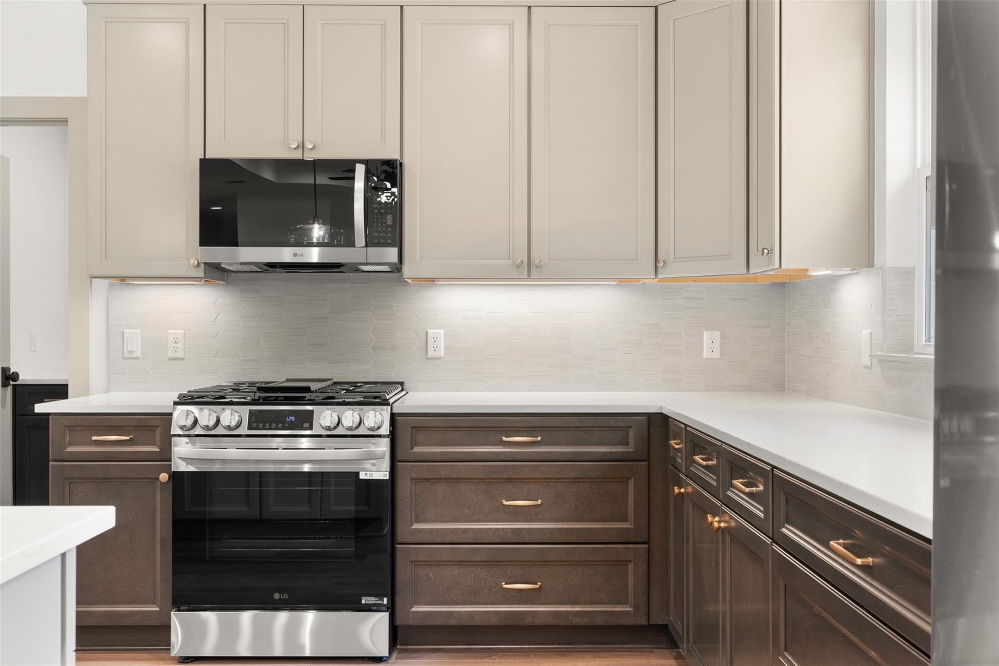 271 College S, La Grange, TX 78945