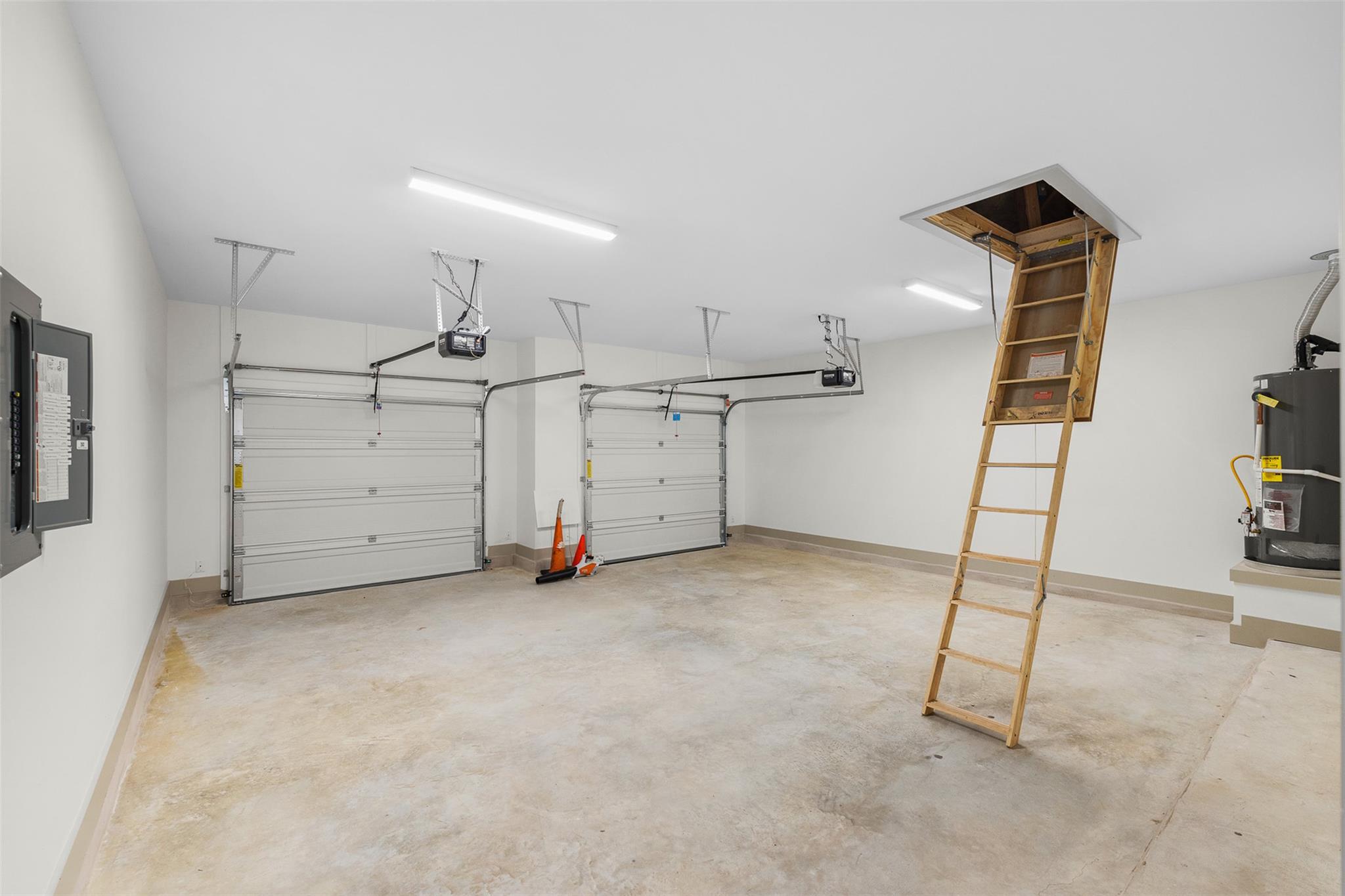 271 College S, La Grange, TX 78945