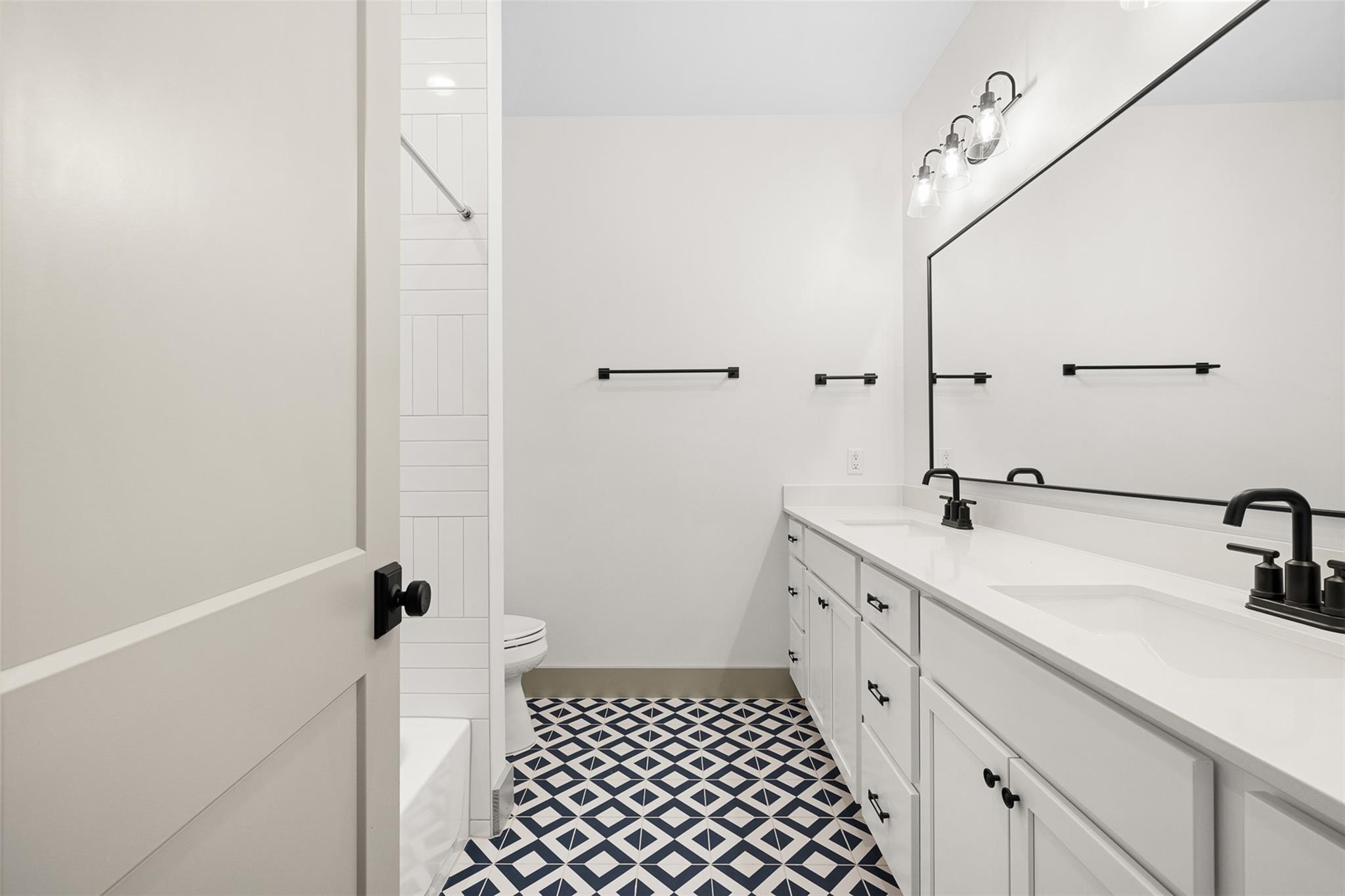 271 College S, La Grange, TX 78945