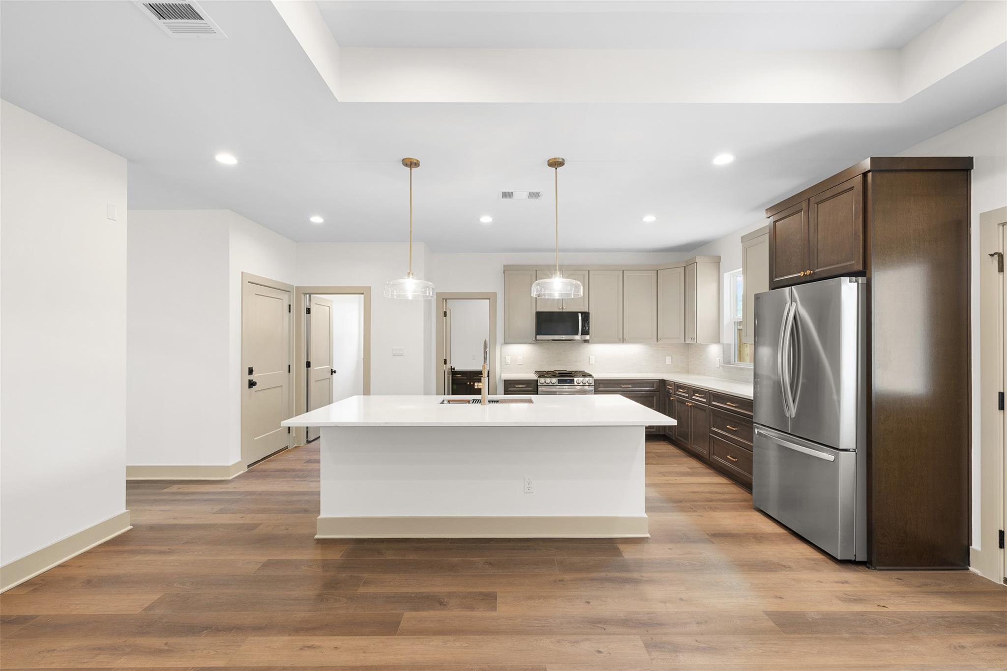 271 College S, La Grange, TX 78945