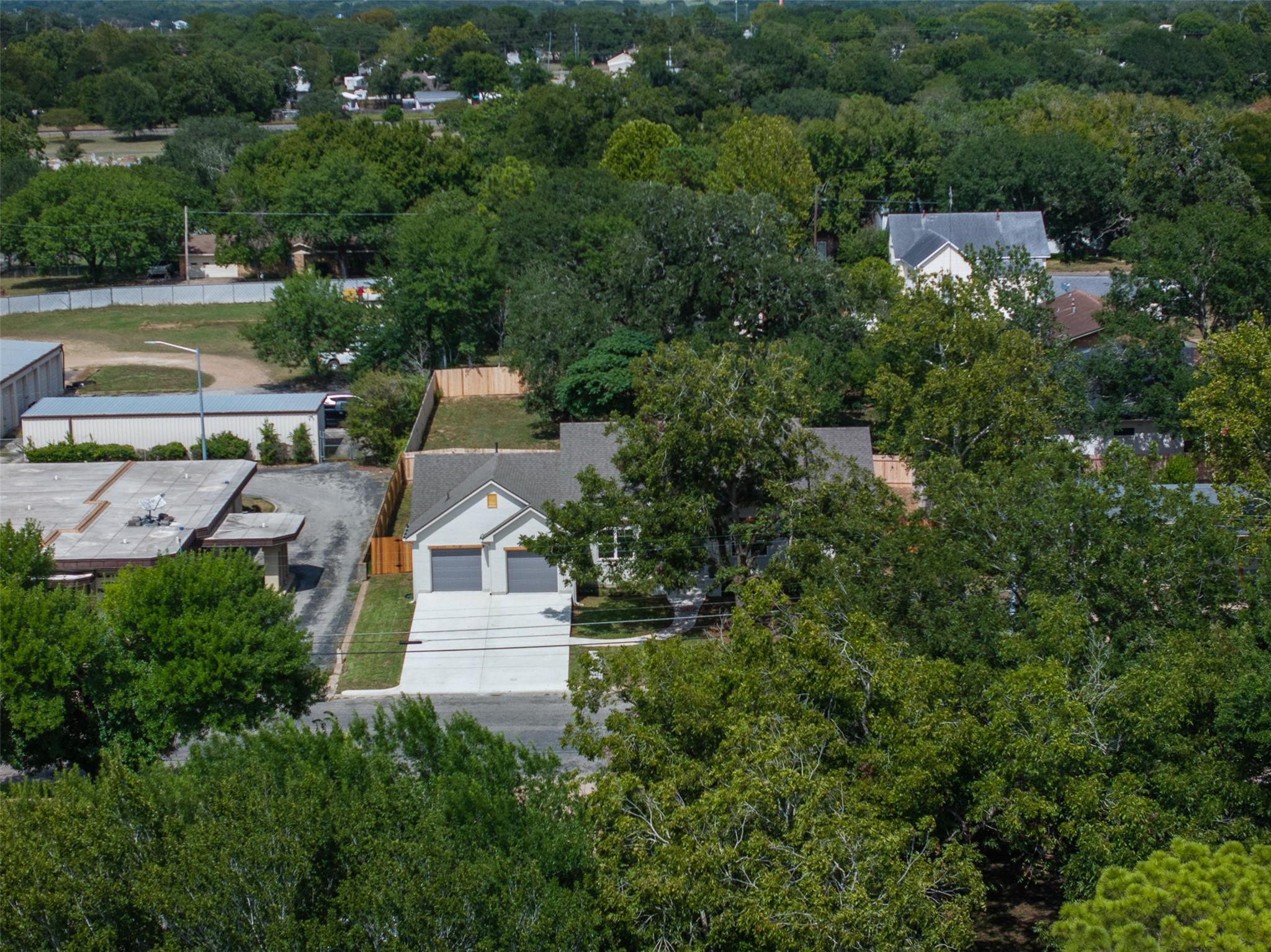 271 College S, La Grange, TX 78945