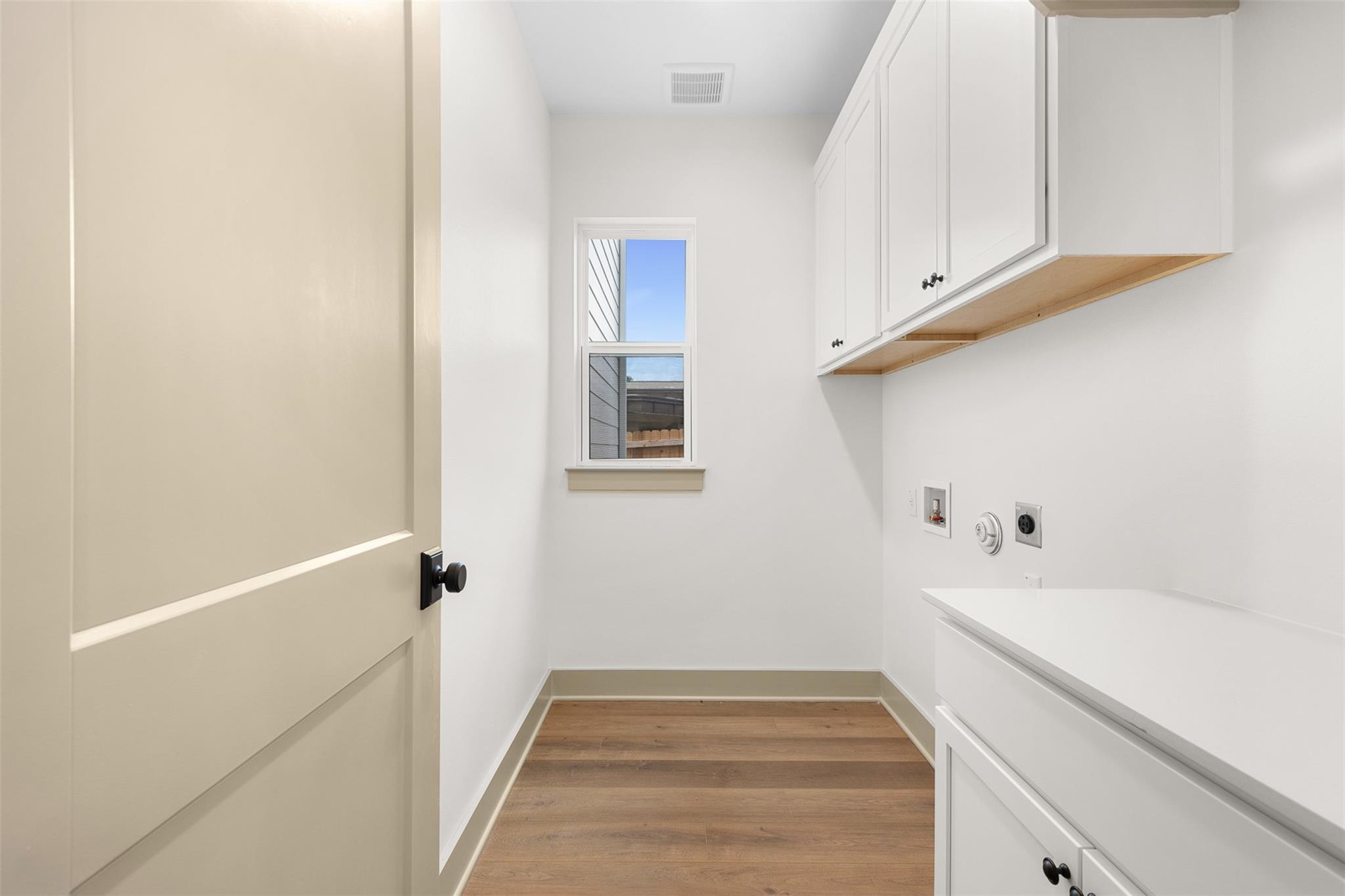 271 College S, La Grange, TX 78945