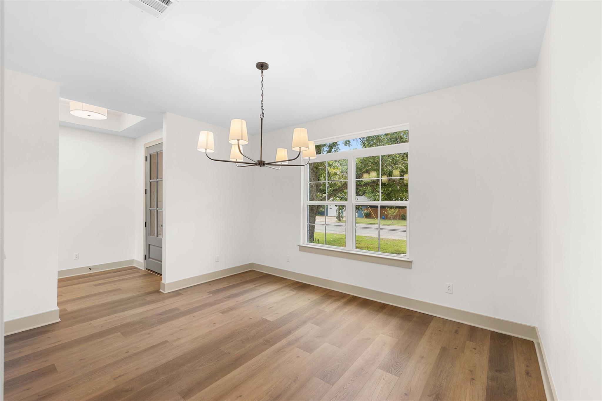 271 College S, La Grange, TX 78945