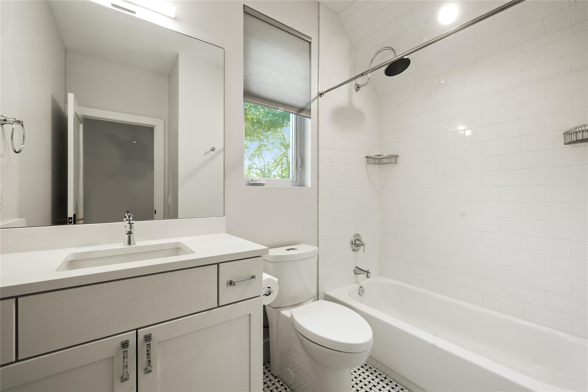 510 Sacramento Dr # B, Austin, TX 78704