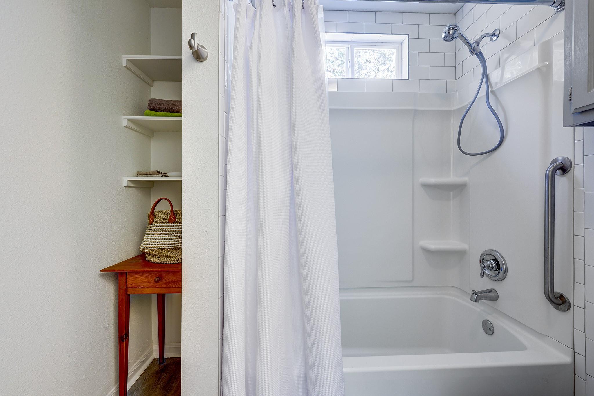 358 Shady Bluff Dr # B, Wimberley, TX 78676