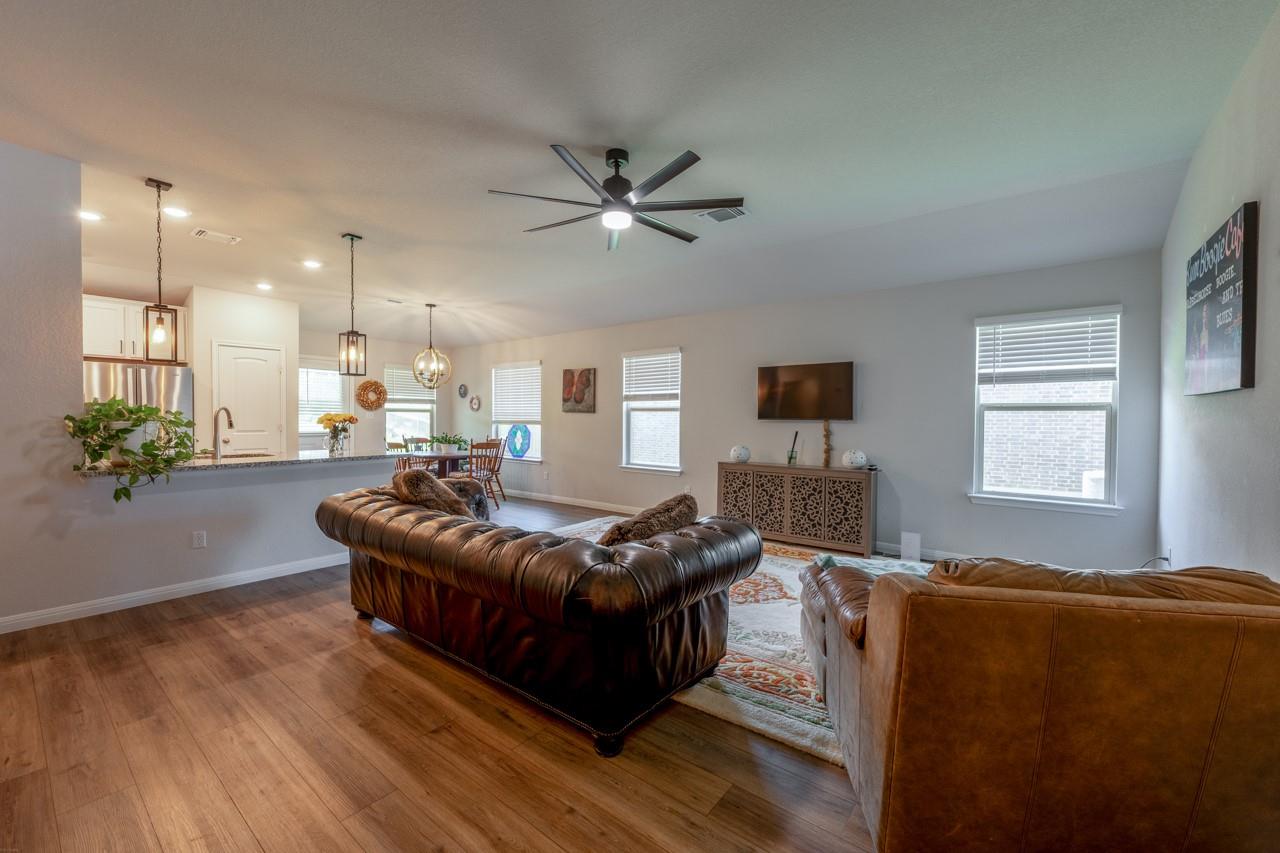 125 Cinnamon Loop, Burnet, TX 78611