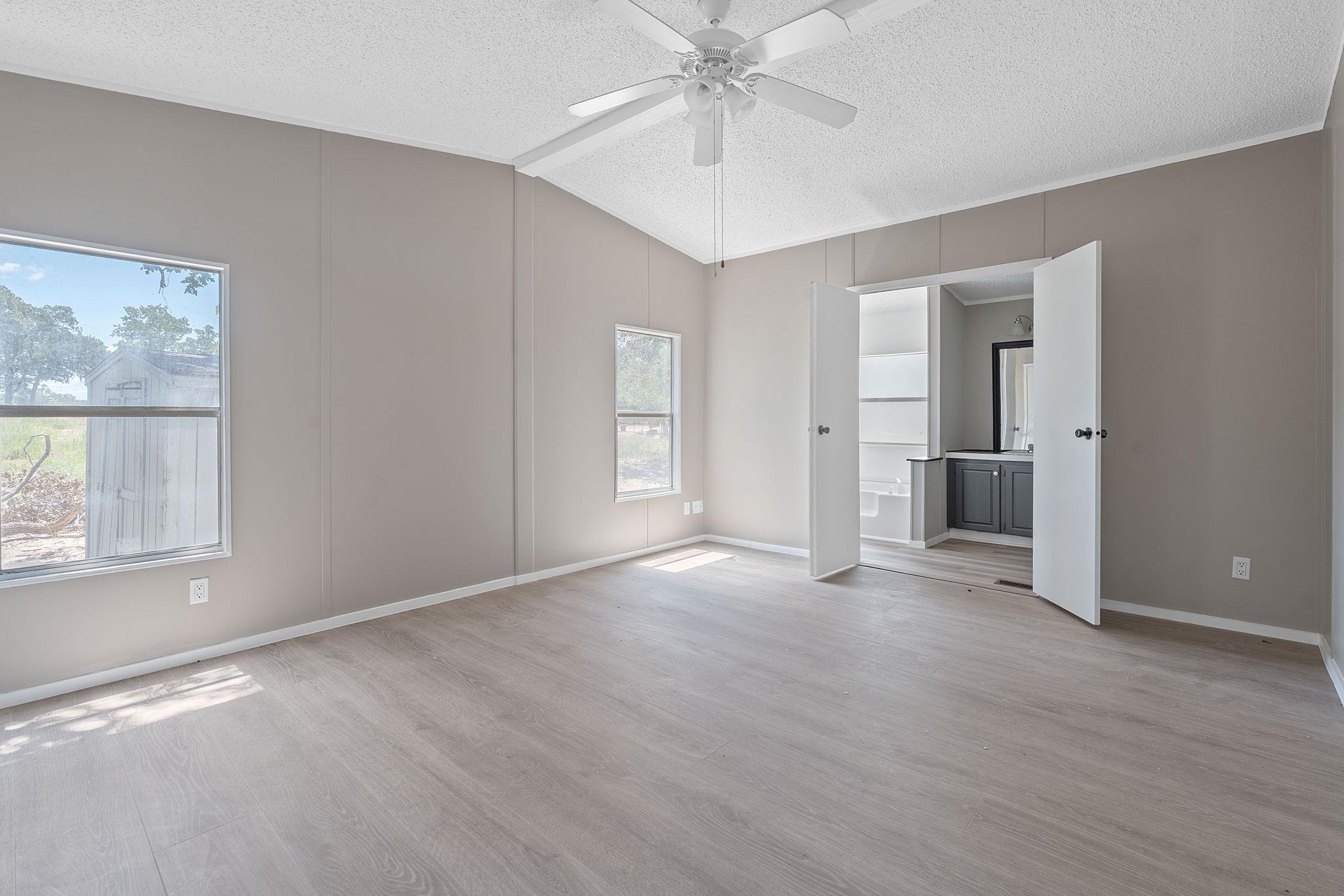 1385 Pettytown Rd, Dale, TX 78616