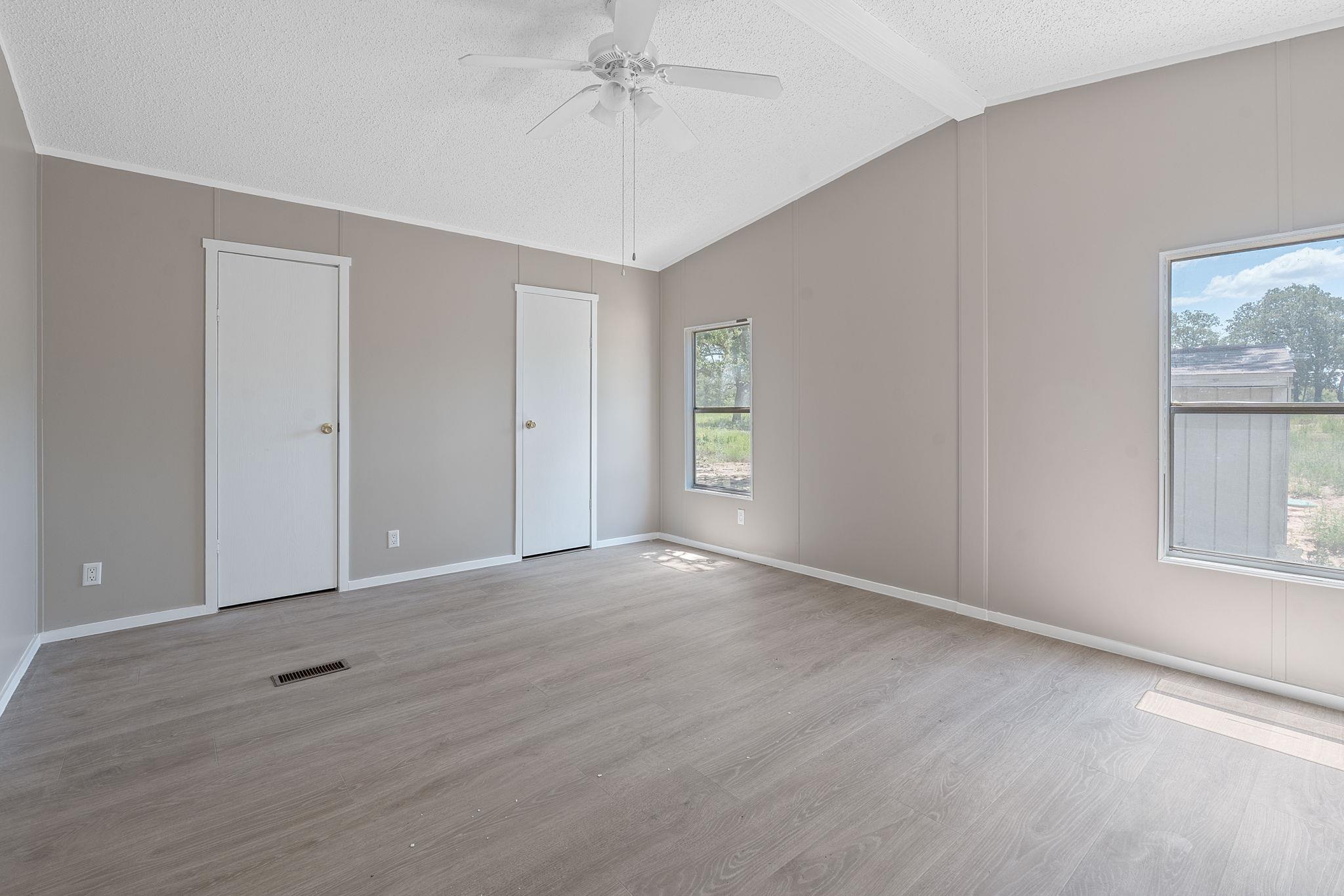 1385 Pettytown Rd, Dale, TX 78616