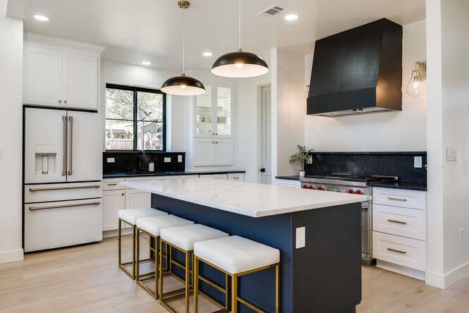 614 Pecan Creek Dr, Horseshoe Bay, TX 78657