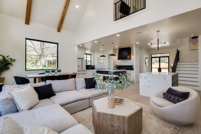 614 Pecan Creek Dr, Horseshoe Bay, TX 78657