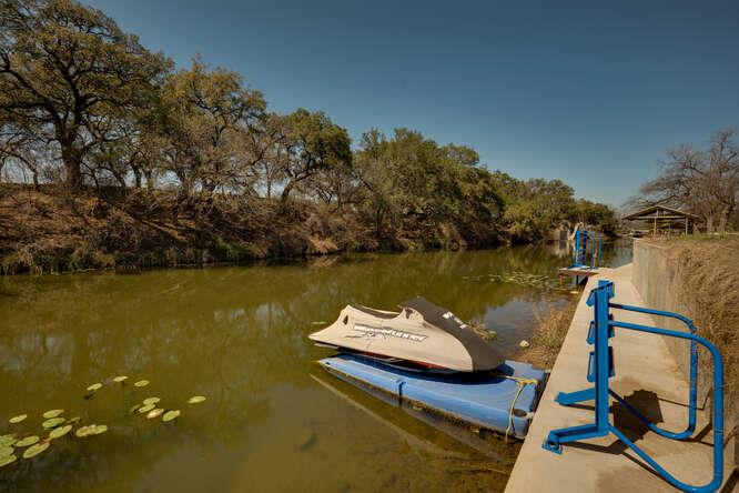 614 Pecan Creek Dr, Horseshoe Bay, TX 78657