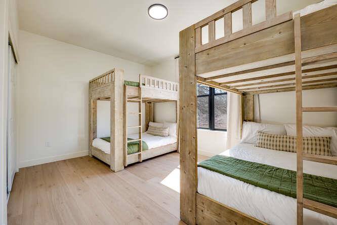 614 Pecan Creek Dr, Horseshoe Bay, TX 78657