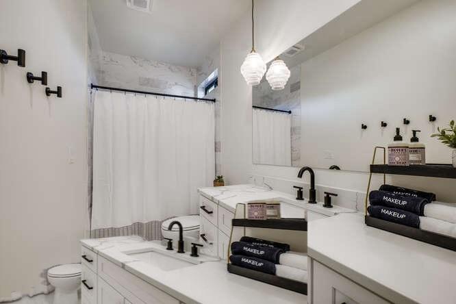 614 Pecan Creek Dr, Horseshoe Bay, TX 78657