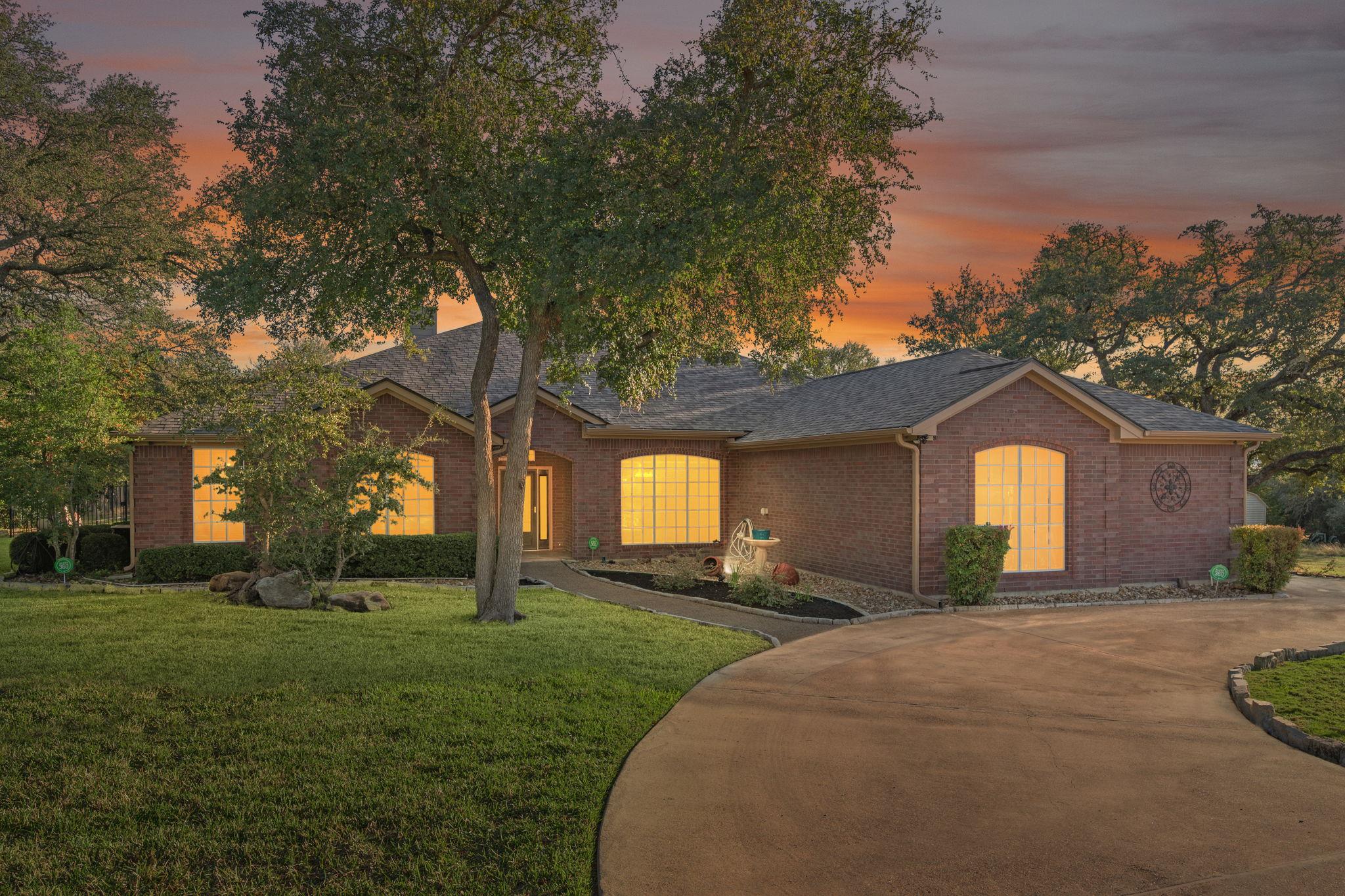 686 Benchmark Trl, Belton, TX 76513