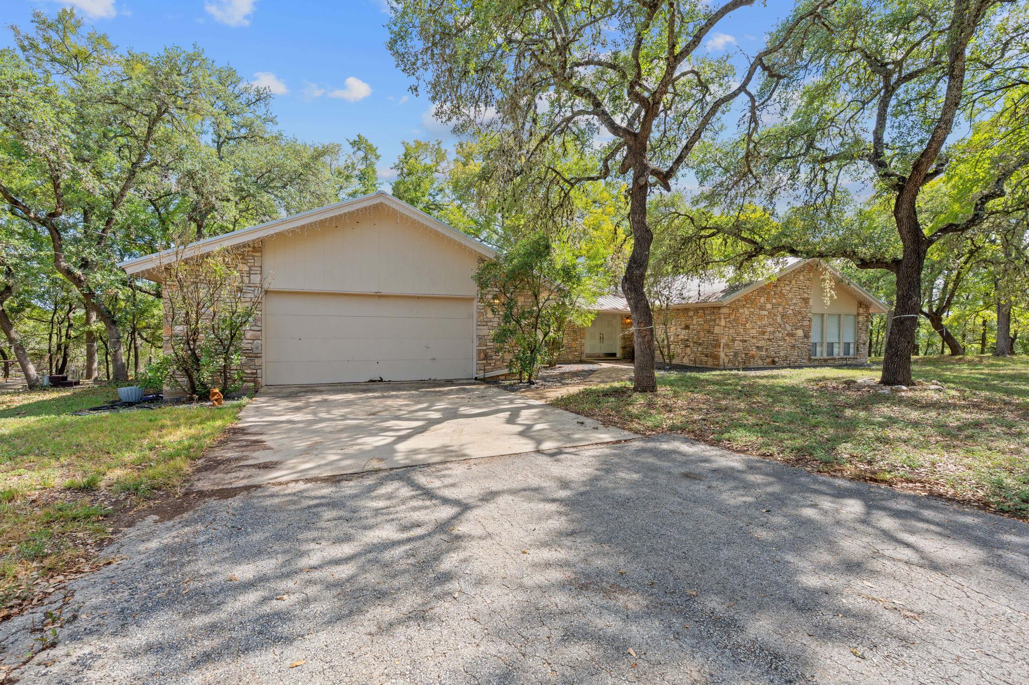 110 Hillsedge Rd, Wimberley, TX 78676