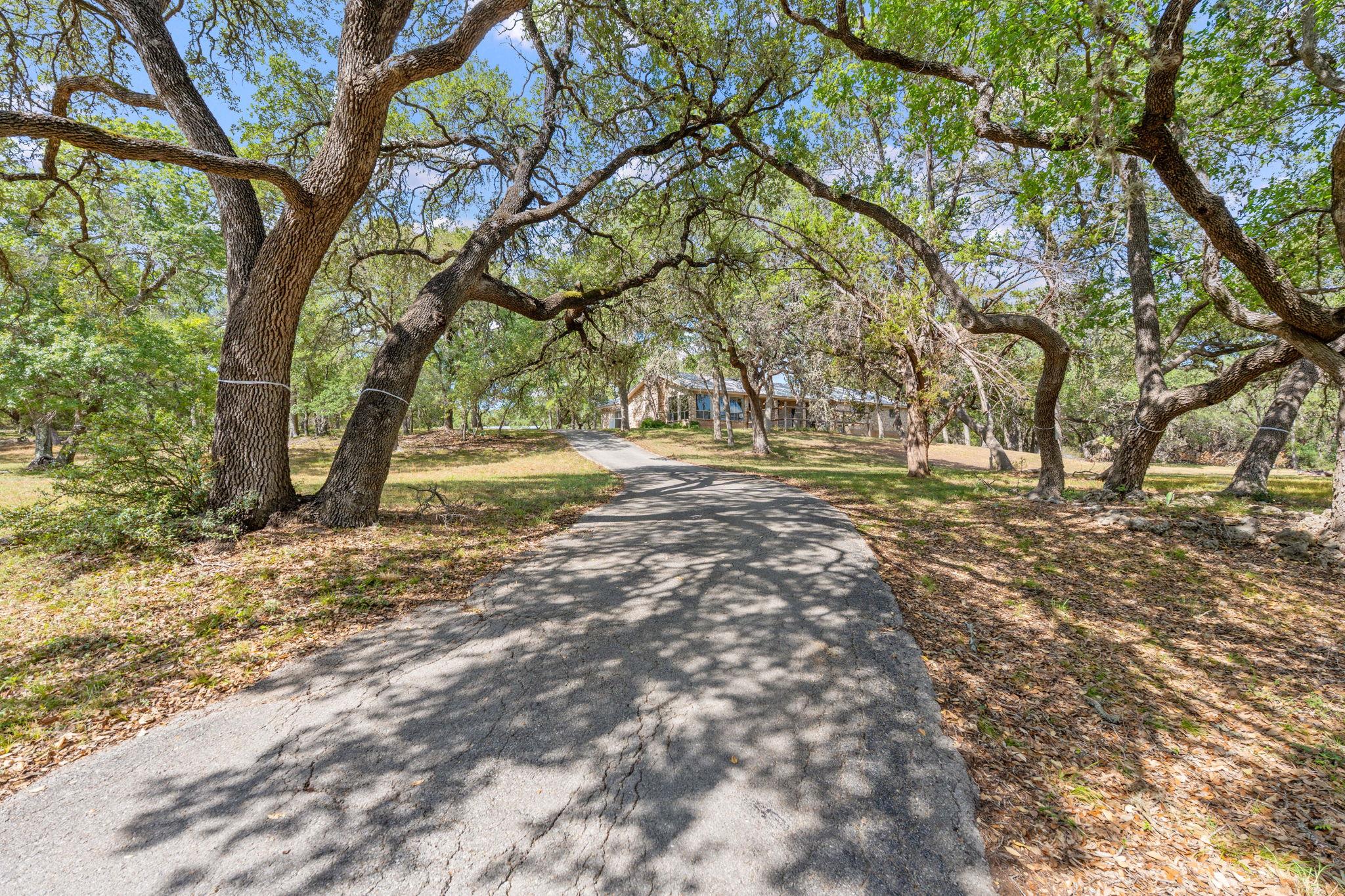 110 Hillsedge Rd, Wimberley, TX 78676