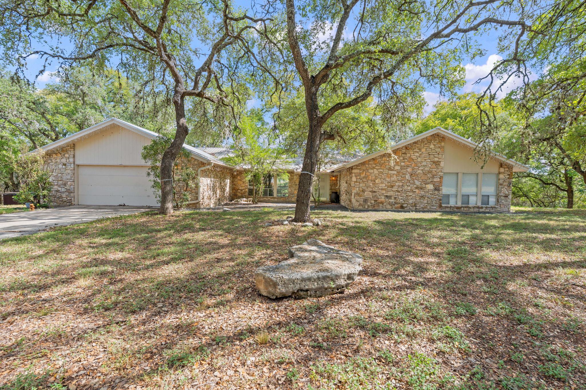110 Hillsedge Rd, Wimberley, TX 78676