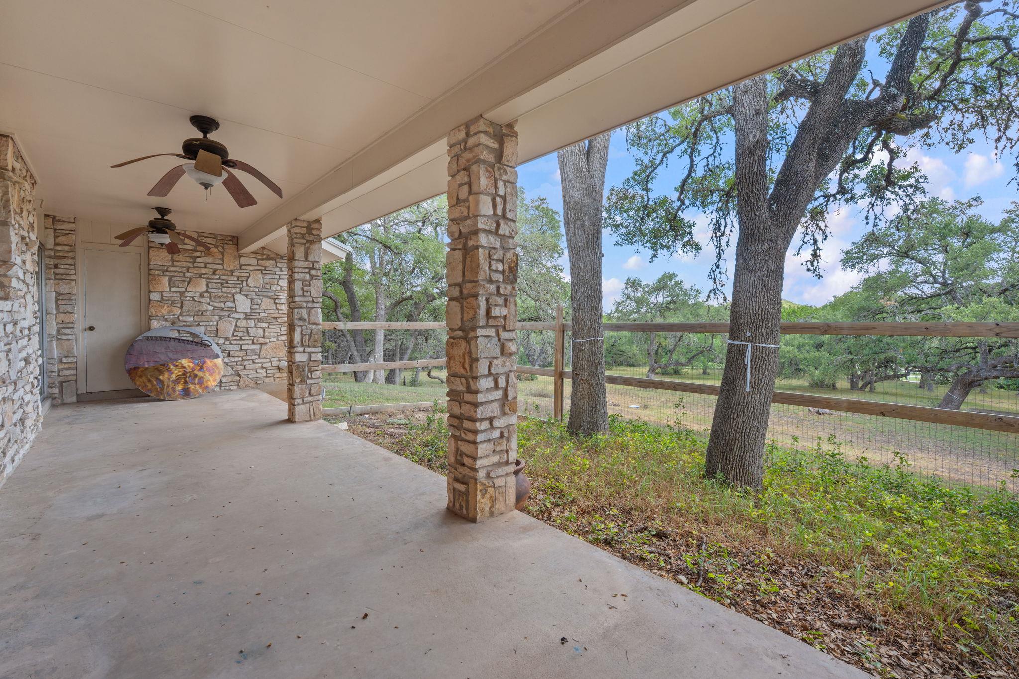 110 Hillsedge Rd, Wimberley, TX 78676