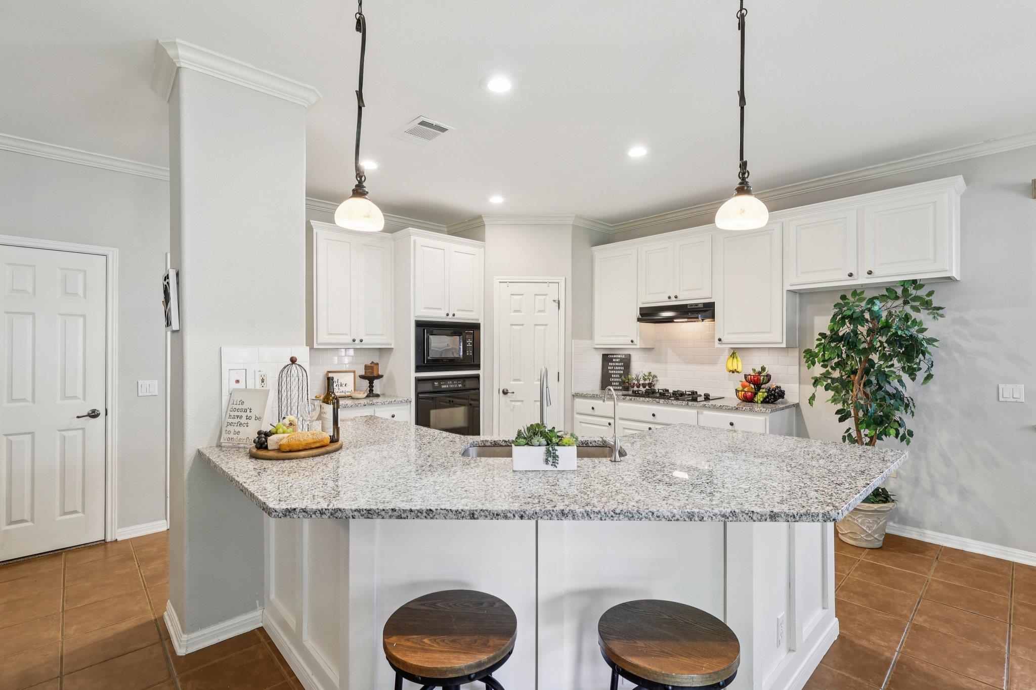 3804 Spyglass Cv, Round Rock, TX 78664