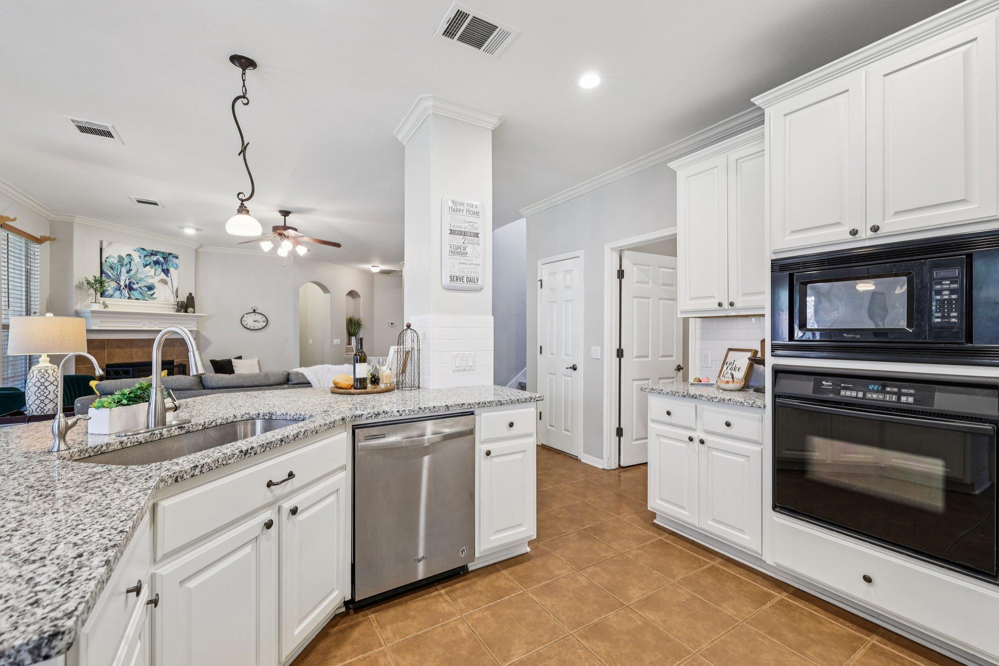 3804 Spyglass Cv, Round Rock, TX 78664