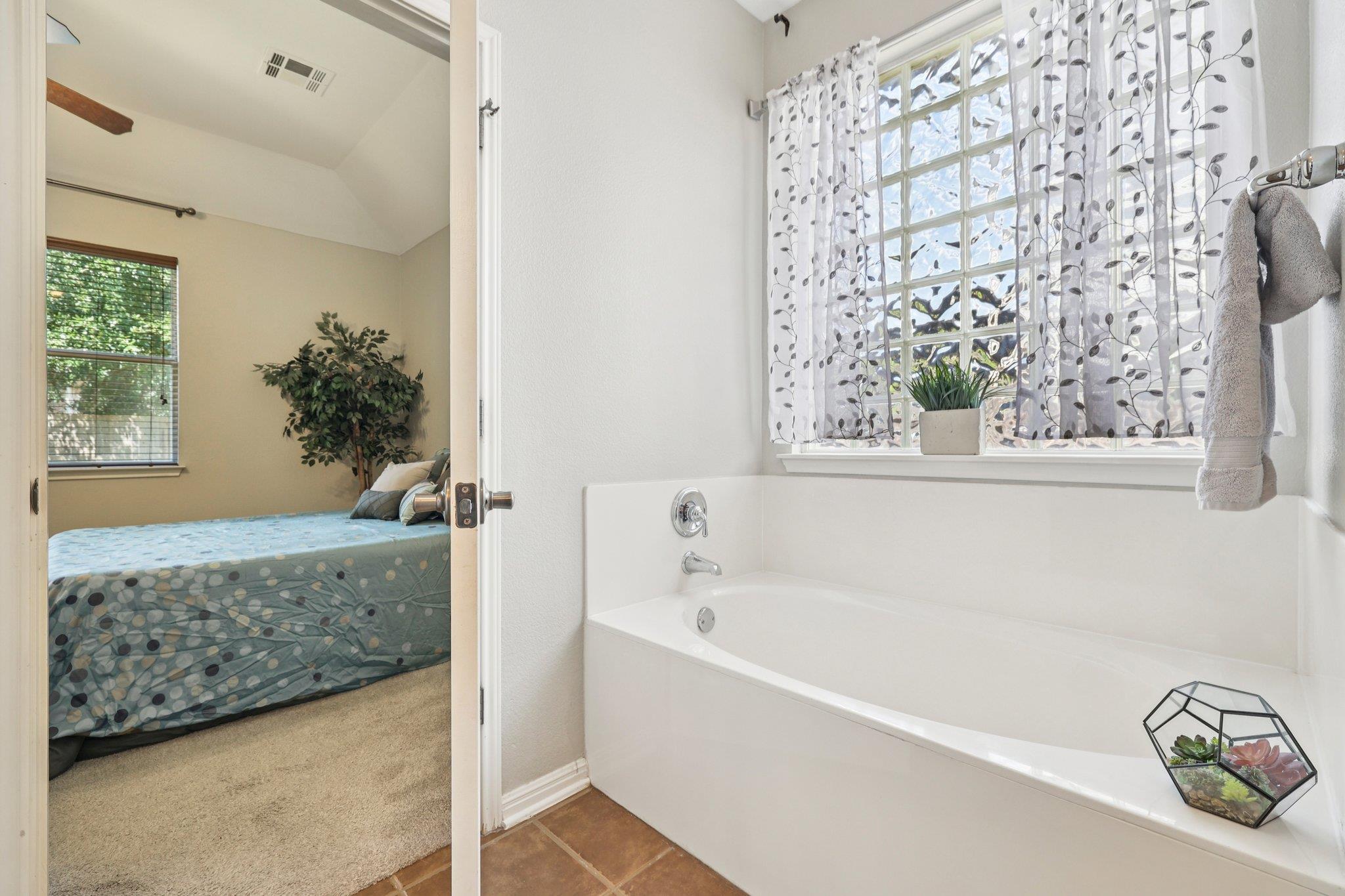 3804 Spyglass Cv, Round Rock, TX 78664