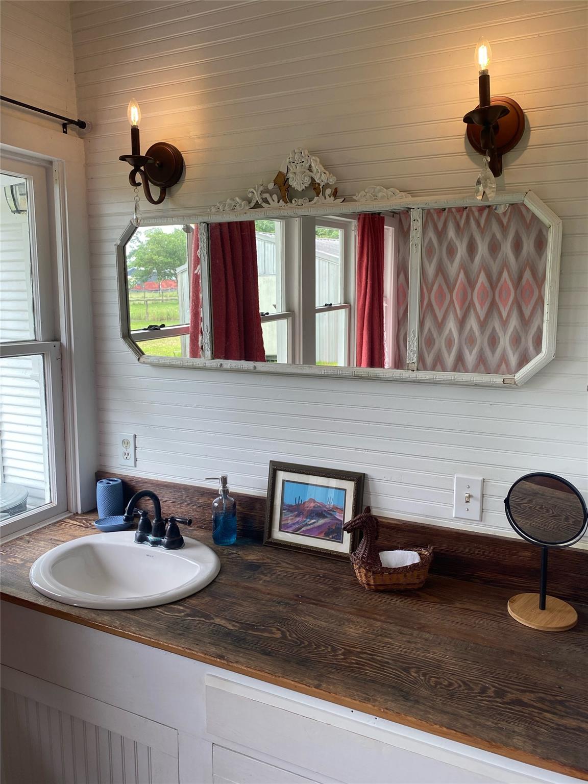 395 Centennial St, Carmine, TX 78932