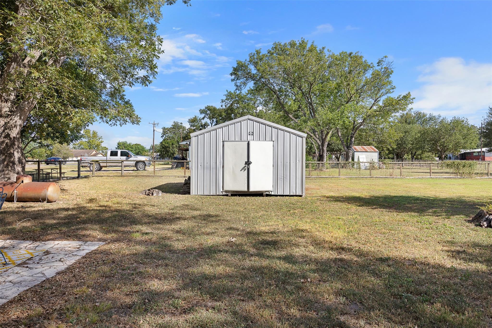 395 Centennial St, Carmine, TX 78932