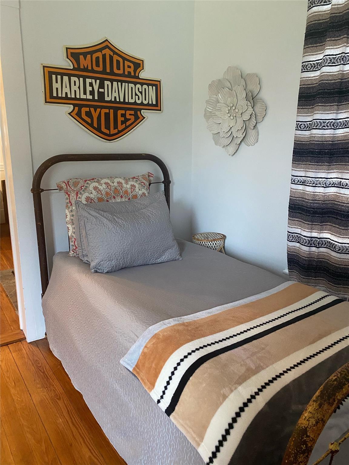 395 Centennial St, Carmine, TX 78932