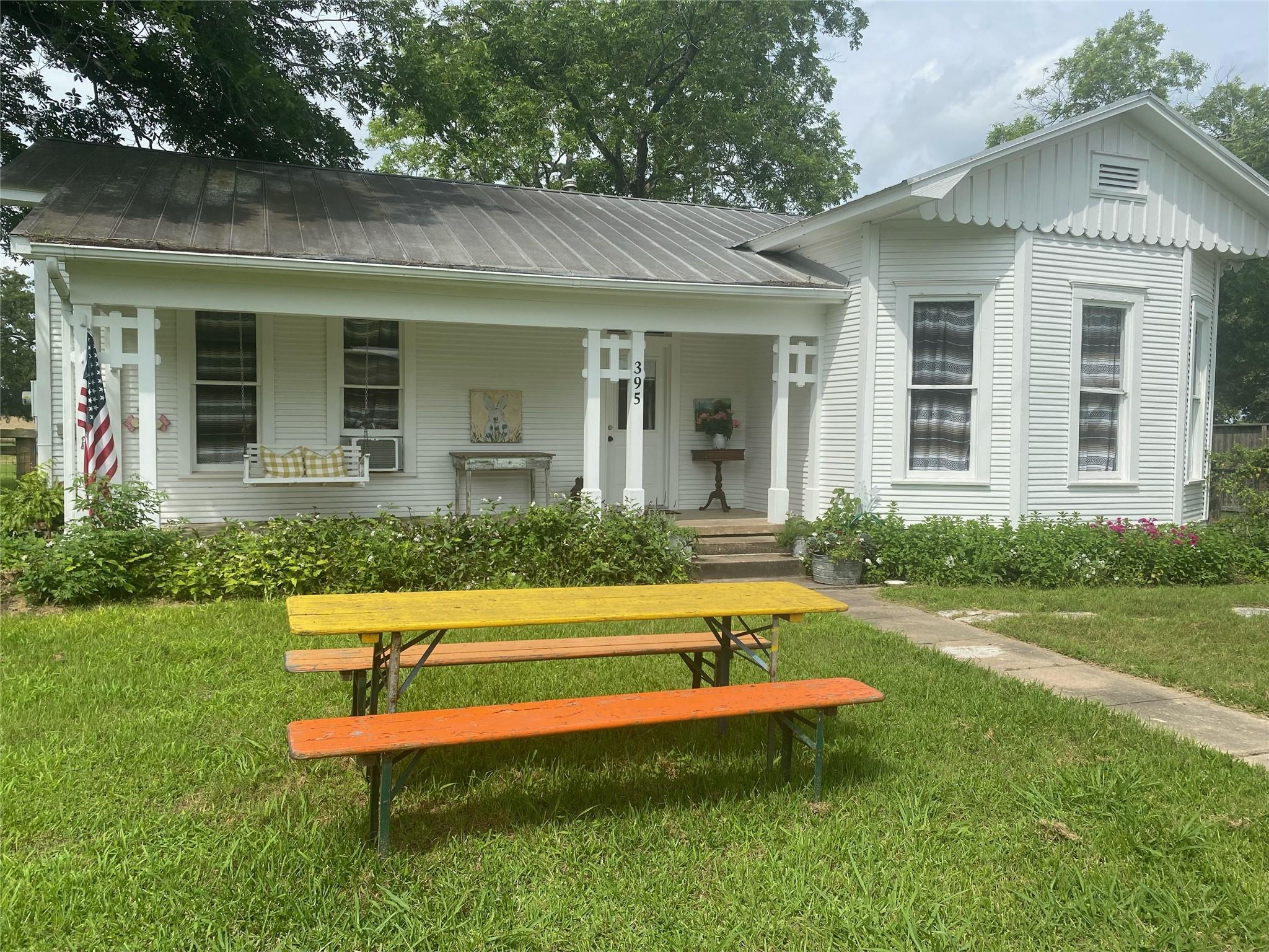 395 Centennial St, Carmine, TX 78932