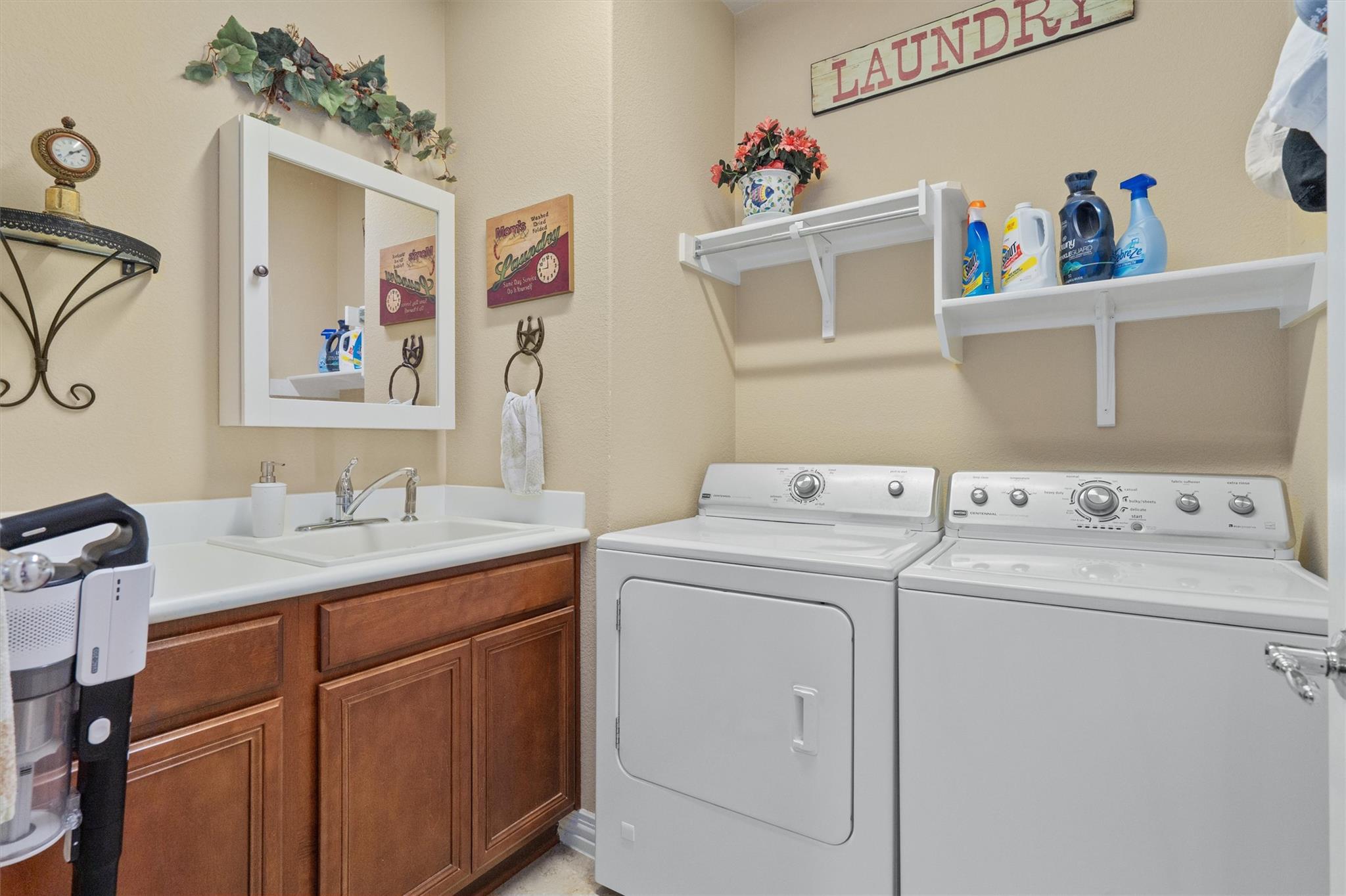 207 Apache Mountain Ln, Georgetown, TX 78633