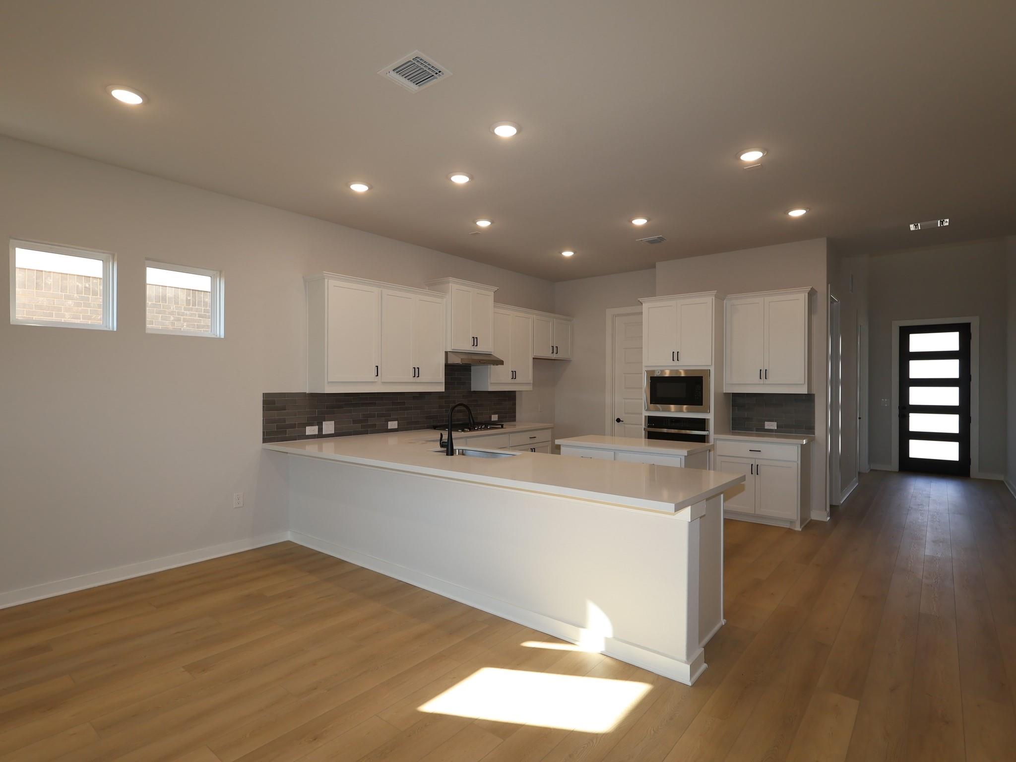 2032 Lolo Ln, Leander, TX 78641