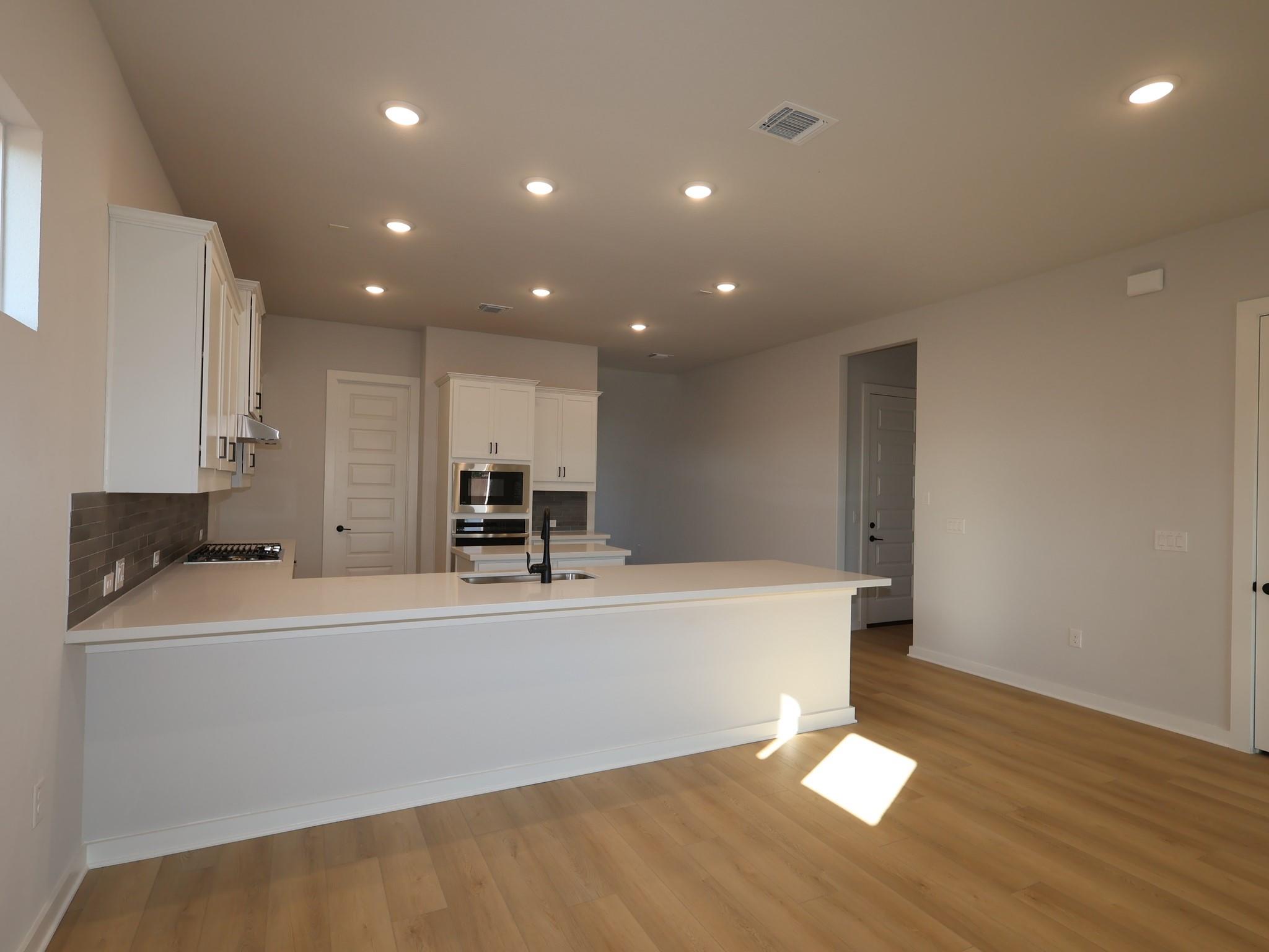 2032 Lolo Ln, Leander, TX 78641