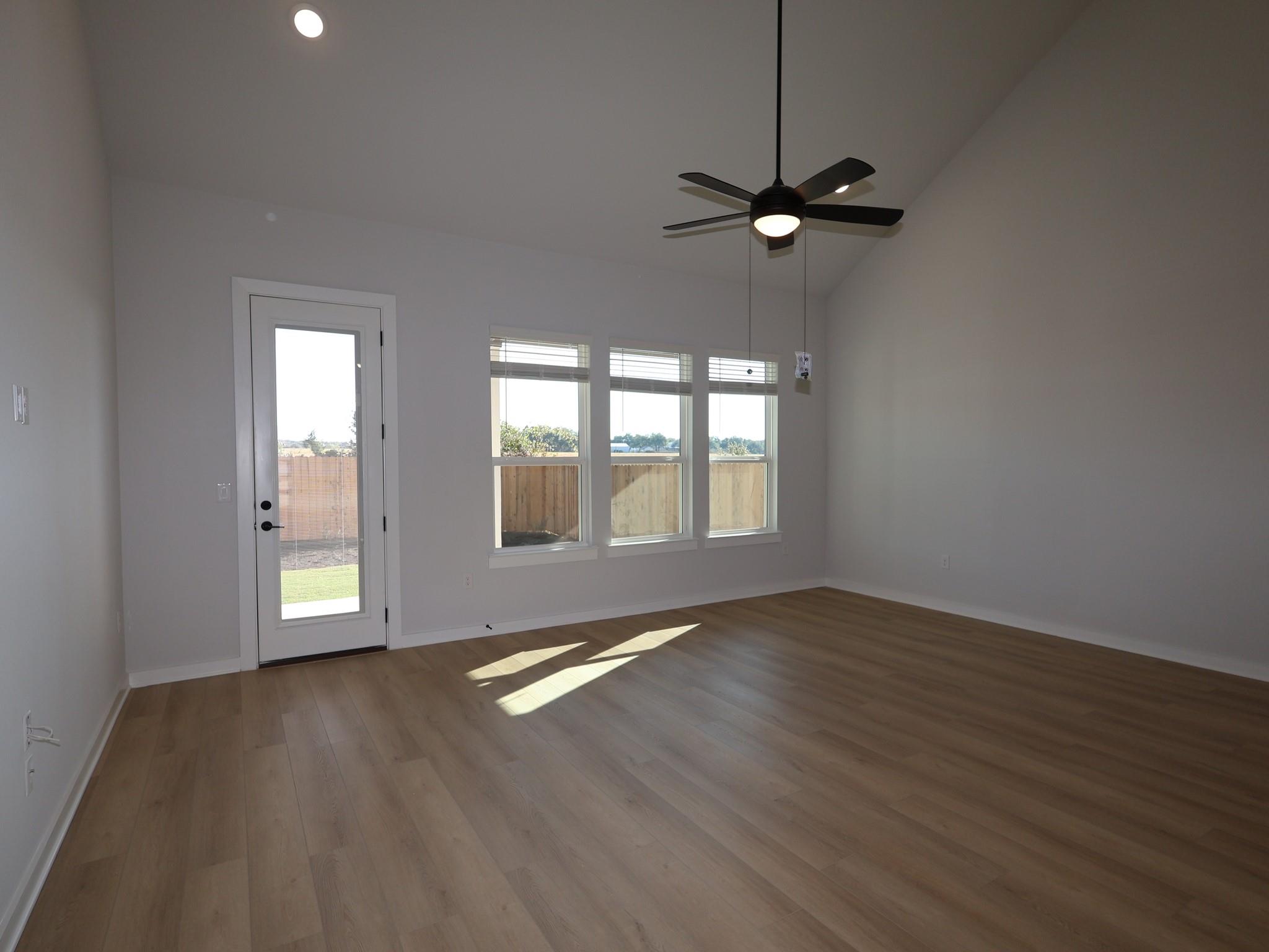 2032 Lolo Ln, Leander, TX 78641