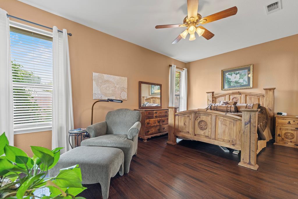 313 Heritage Hills Dr, Fredericksburg, TX 78624