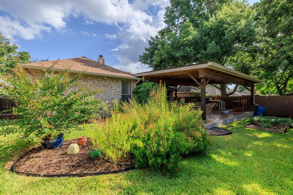 313 Heritage Hills Dr, Fredericksburg, TX 78624