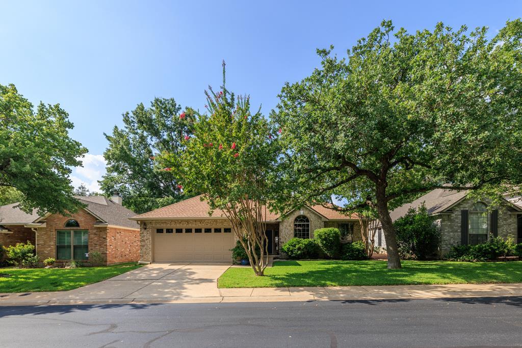 313 Heritage Hills Dr, Fredericksburg, TX 78624