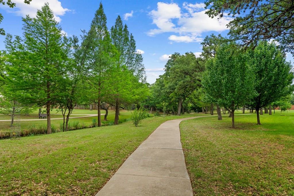 313 Heritage Hills Dr, Fredericksburg, TX 78624