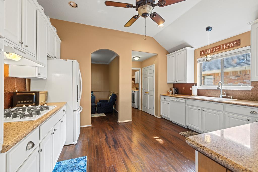 313 Heritage Hills Dr, Fredericksburg, TX 78624