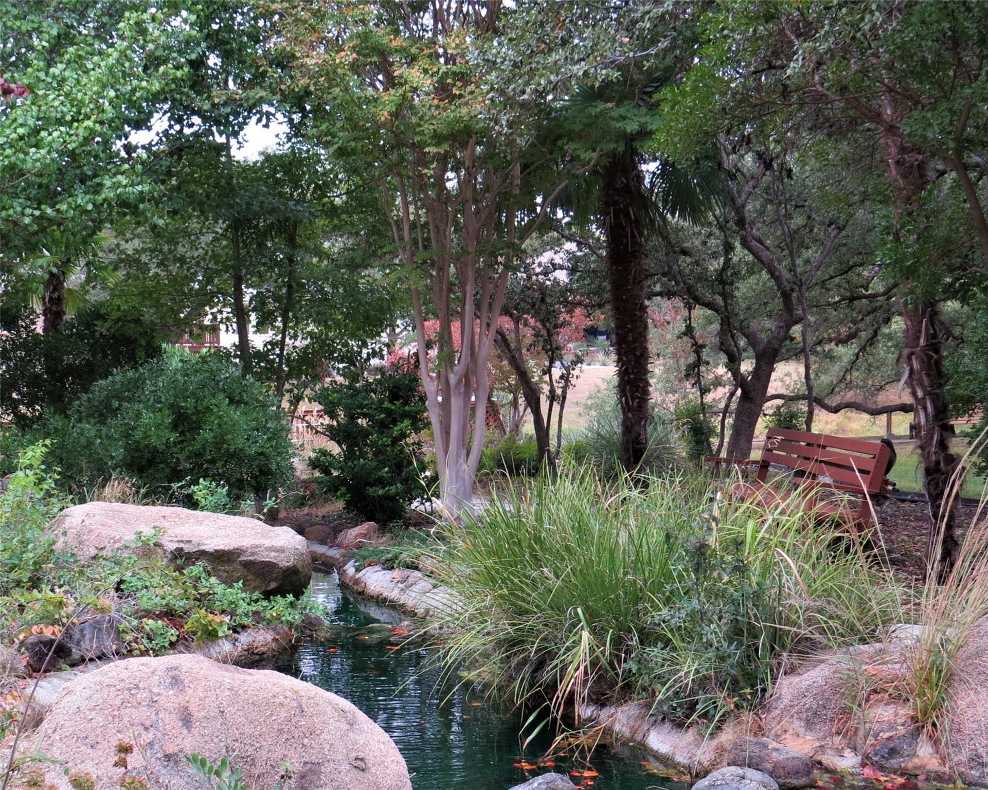 313 Heritage Hills Dr, Fredericksburg, TX 78624