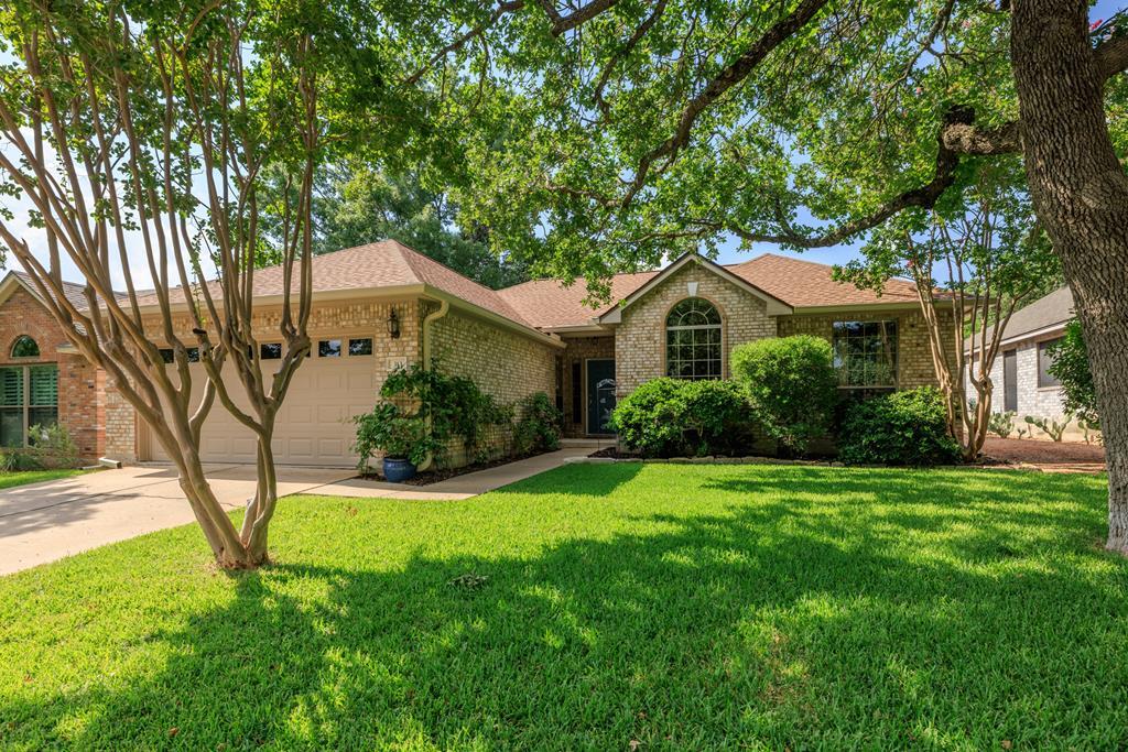 313 Heritage Hills Dr, Fredericksburg, TX 78624