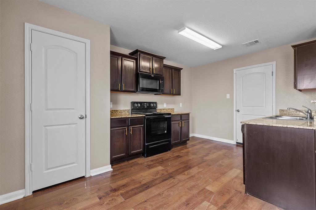 405 Yearwood Ln # 21C, Jarrell, TX 76537