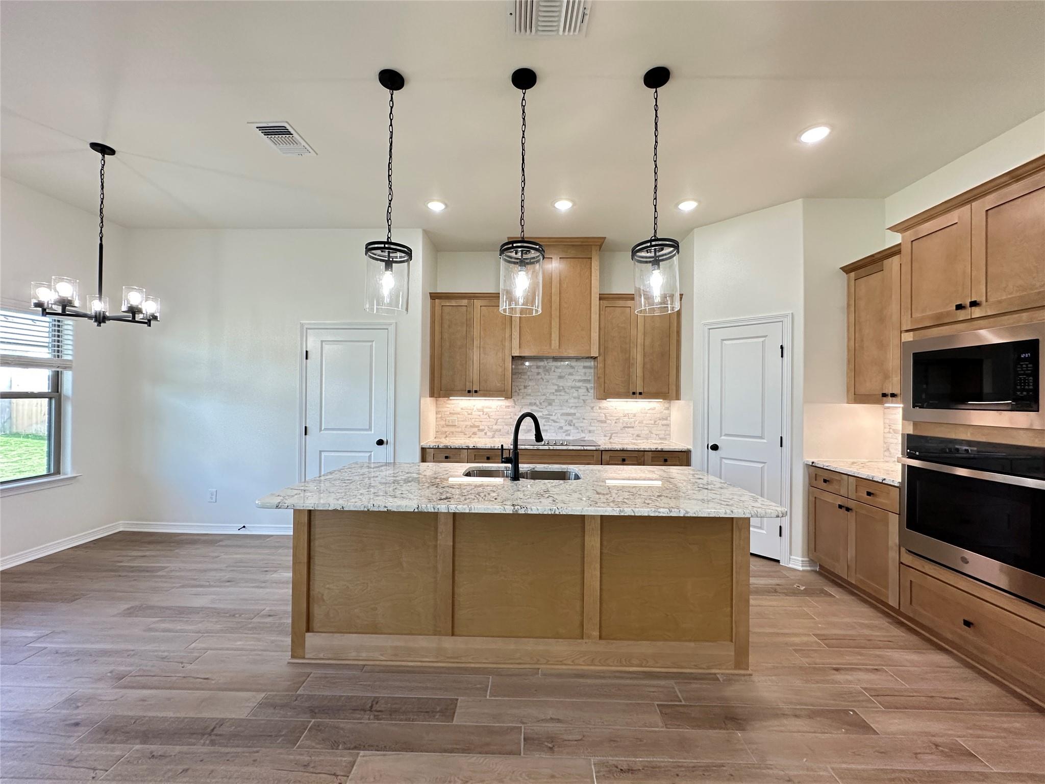 718 Eagle Claw Dr, Salado, TX 76571