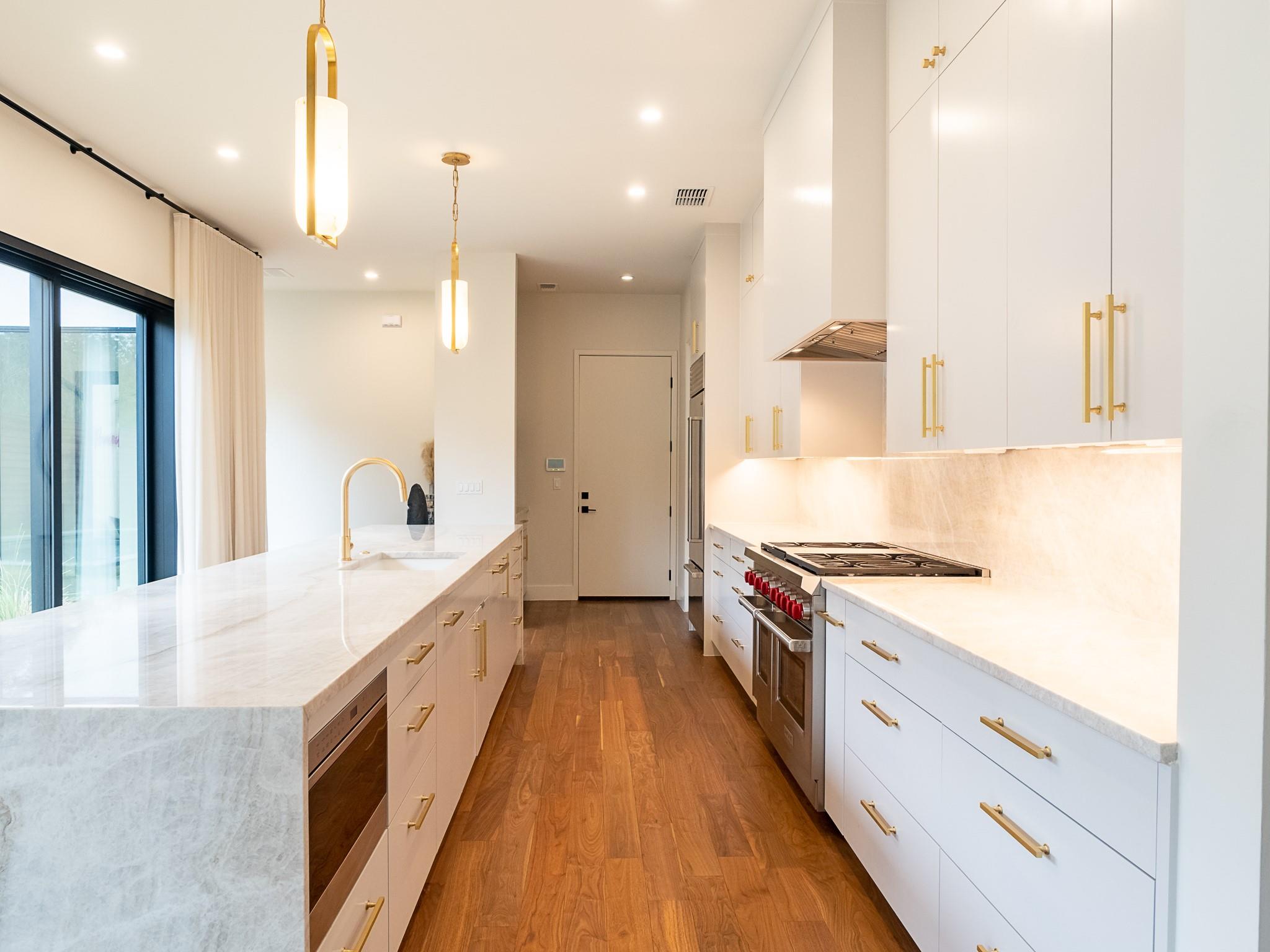 805 W Live Oak St, Austin, TX 78704