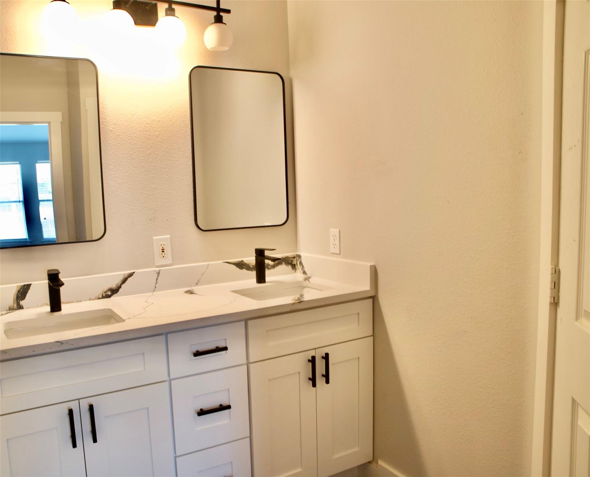 19120 Leigh Ln, Pflugerville, TX 78660