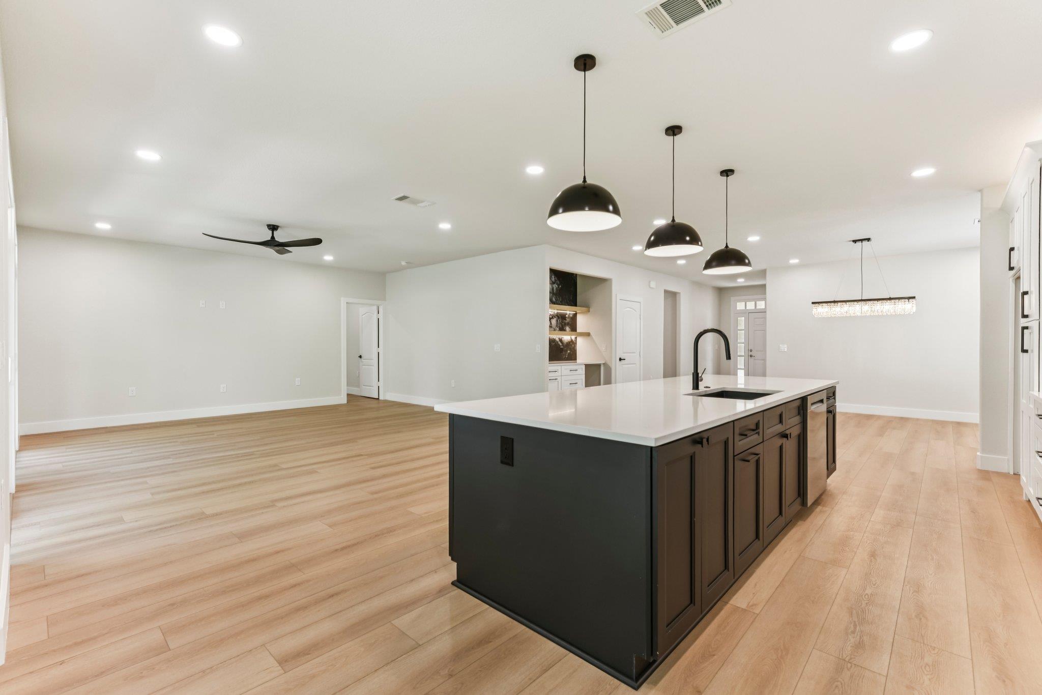 206 Armstrong Dr, Georgetown, TX 78633