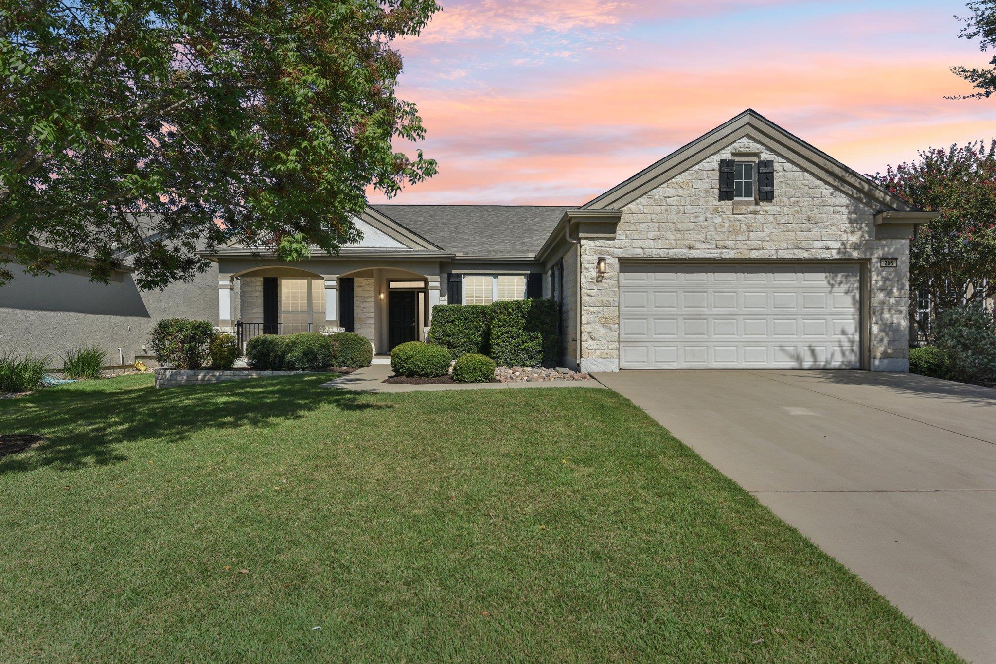 206 Armstrong Dr, Georgetown, TX 78633