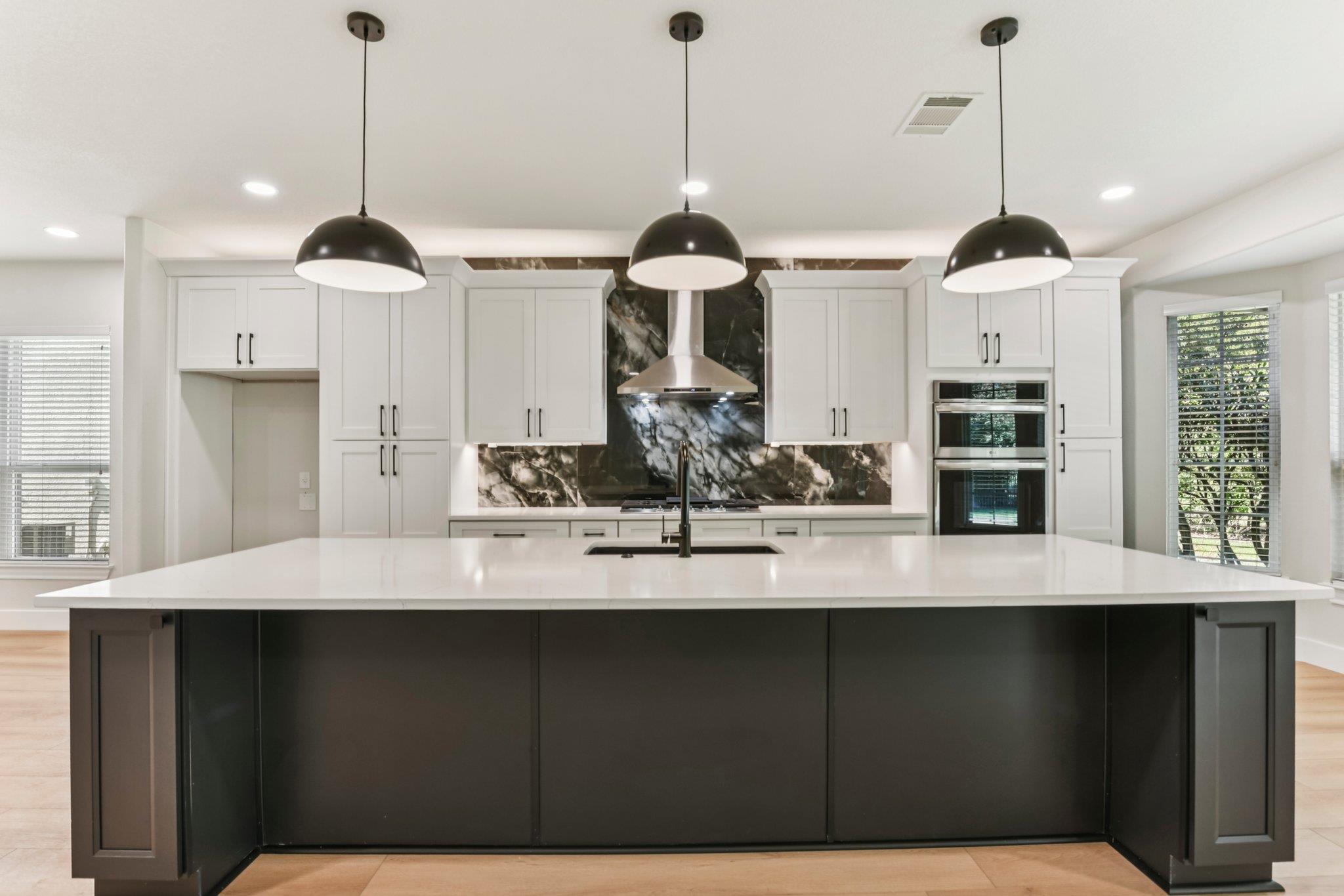 206 Armstrong Dr, Georgetown, TX 78633